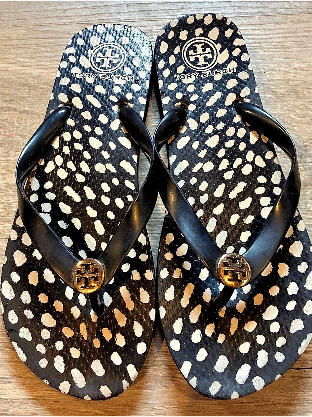 TORY BURCH Gold Logo SPOTTED PRINT Flip Flop BEACH SANDALS in BLK/WHT Women’s 9